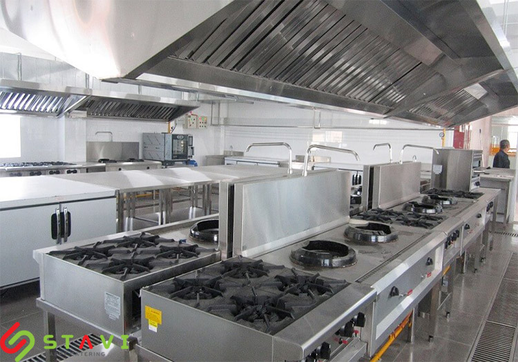 Bếp ga công nghiệp trong nhà hàng
