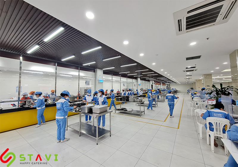 Suất ăn công nghiệp trong các khu công nghiệp