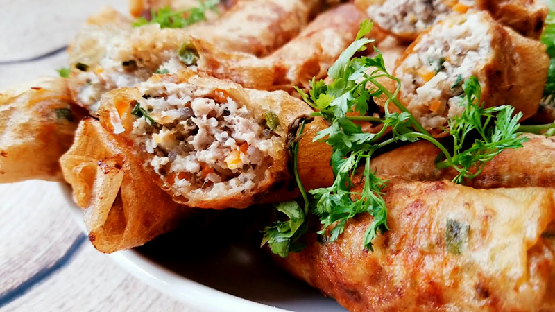 Nem rán truyền thống dễ ăn trong suất ăn văn phòng