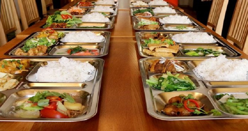 Suất ăn đảm bảo dinh dưỡng, sạch ngon tại STAVI