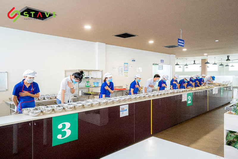Suất ăn công nghiệp Stavi, thực phẩm sạch, thực đơn phong phú