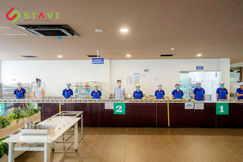 STAVI phục vụ suất ăn công nghiệp chu đáo, tận tâm