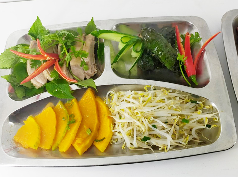 Suất ăn công nghiệp STAVI cho nhà máy