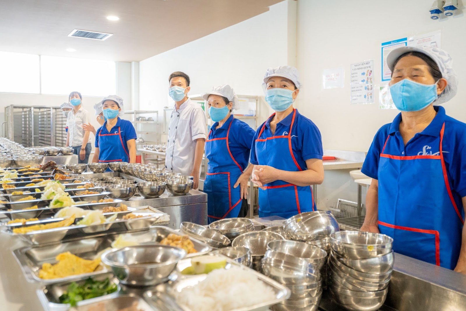 Quản lý quy trình kiểm soát và phục vụ suất ăn công nghiệp