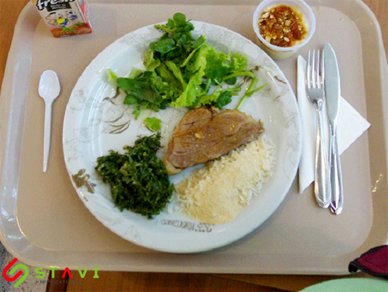 Suất ăn trường học tiêu chuẩn của STAVI