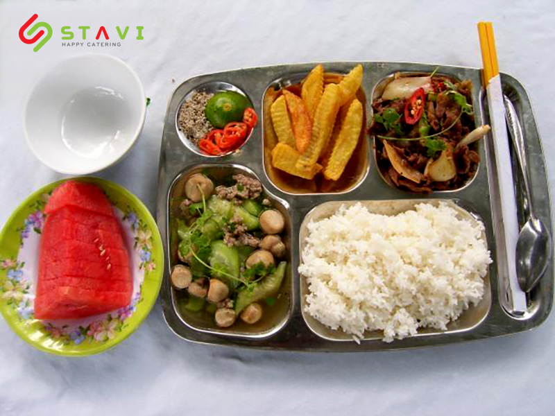 Một suất ăn văn phòng Công ty Stavi cung cấp 