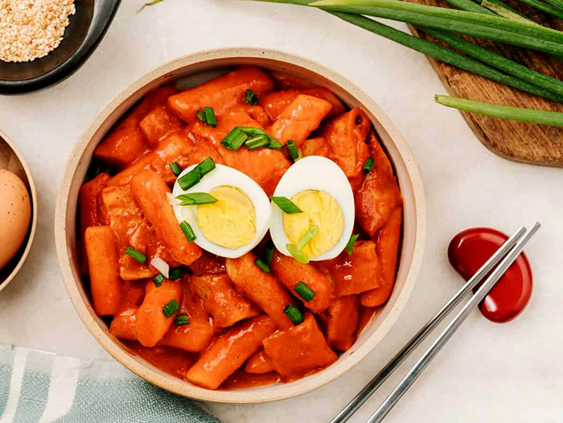Bánh gạo cay dễ làm với dân văn phòng