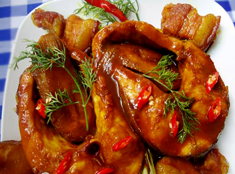 Món cá kho thịt ba chỉ