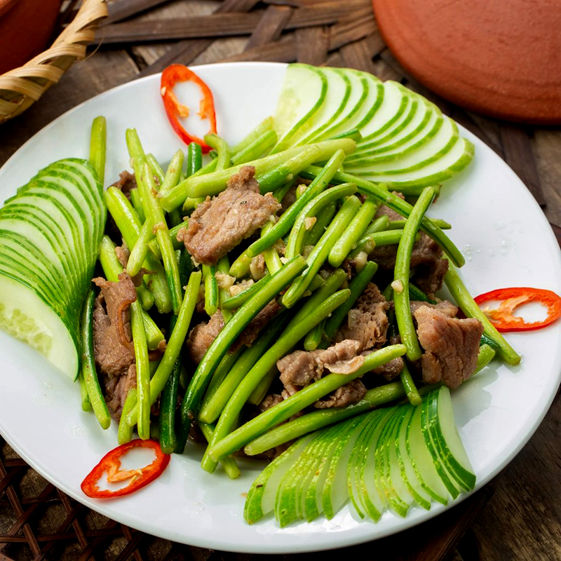 Cải ngồng xào thịt bò món ăn dinh dưỡng trong suất ăn văn phòng