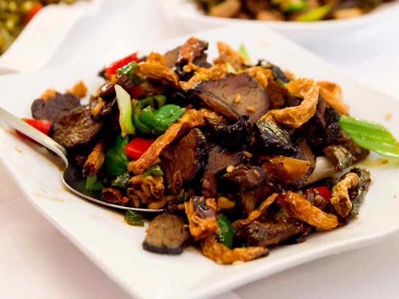 Món chính trong suất ăn văn phòng “5 sao”