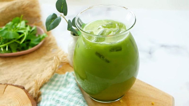 Nước rau má trong suất ăn văn phòng