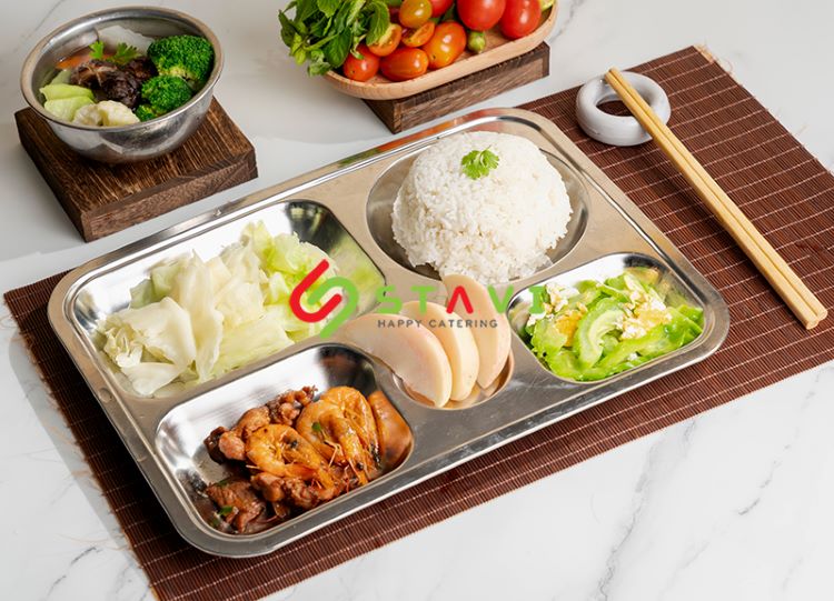 Thực đơn suất ăn công nghiệp có thể thay đổi hàng tuần