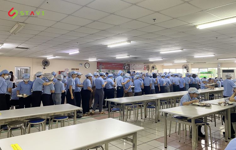 Mỗi suất ăn công nghiệp cũng là cách thể hiện sự quan tâm với nhân viên