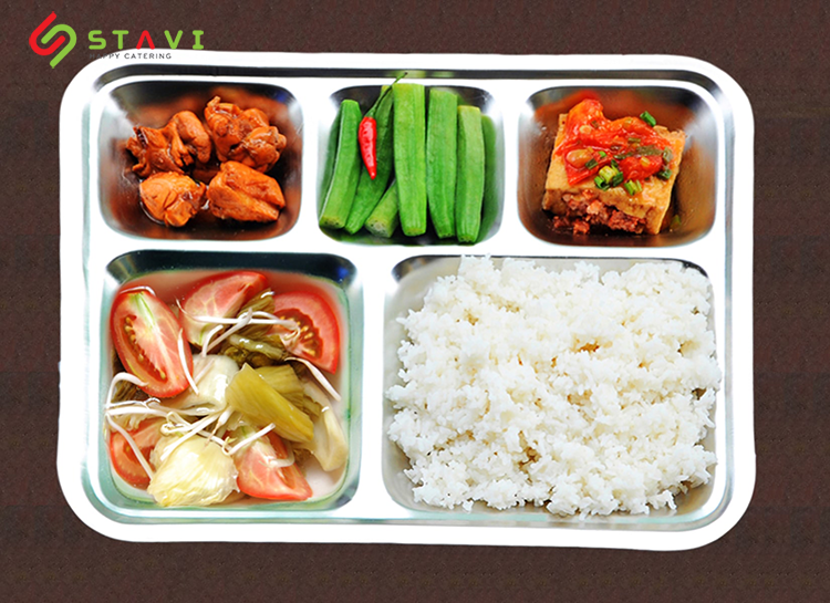 Đơn vị cung cấp suất ăn công nghiệp Bình Dương hàng đầu