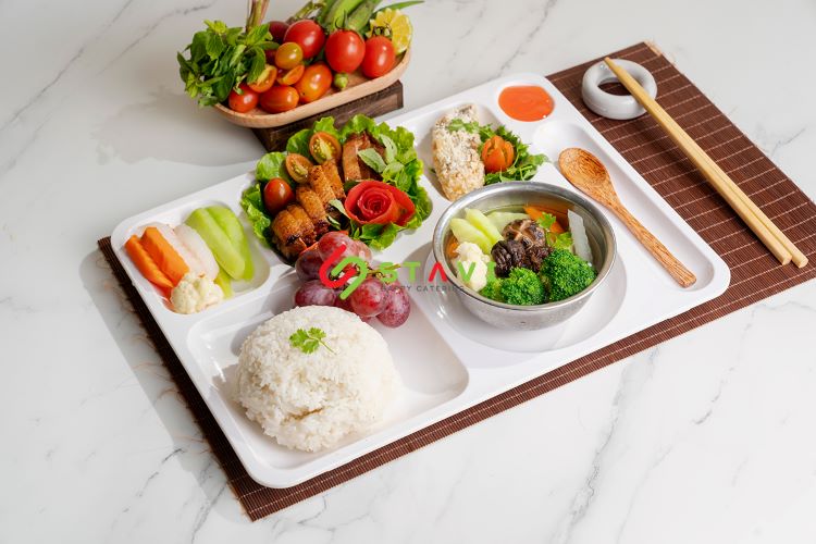 Thực đơn trong suất ăn công nghiệp của STAVI luôn đa dạng, phong phú