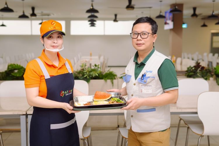 Một suất ăn đầy đủ các dưỡng chất của bếp Stavi