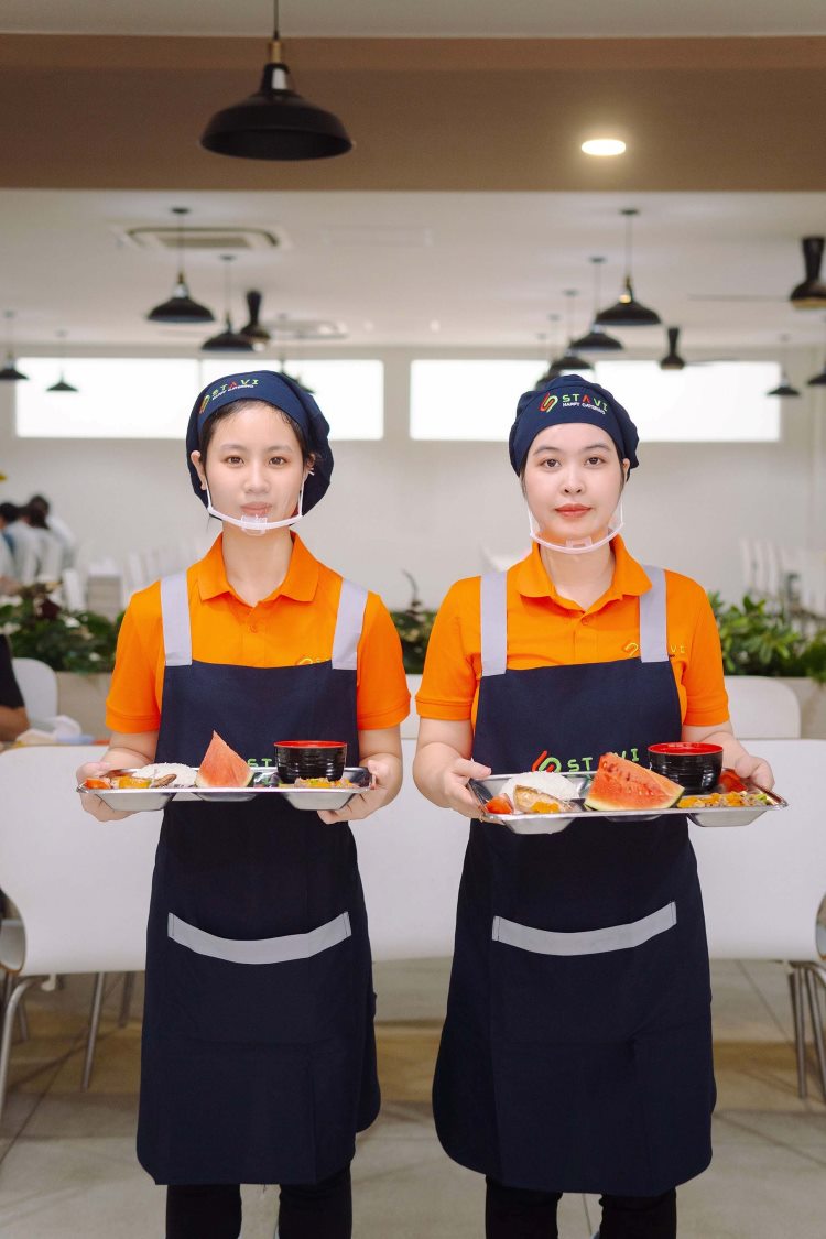 Thực đơn dành cho công nhân luôn đa dạng 