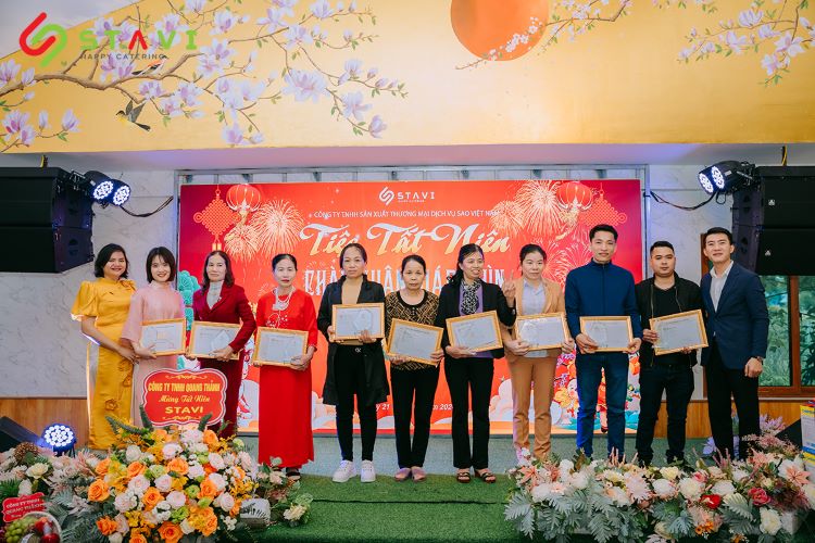 Khen thưởng cá nhân xuất sắc