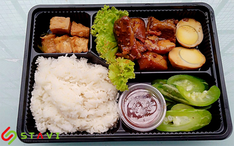 Suất ăn văn phòng đảm bảo dinh dưỡng và đa dạng
