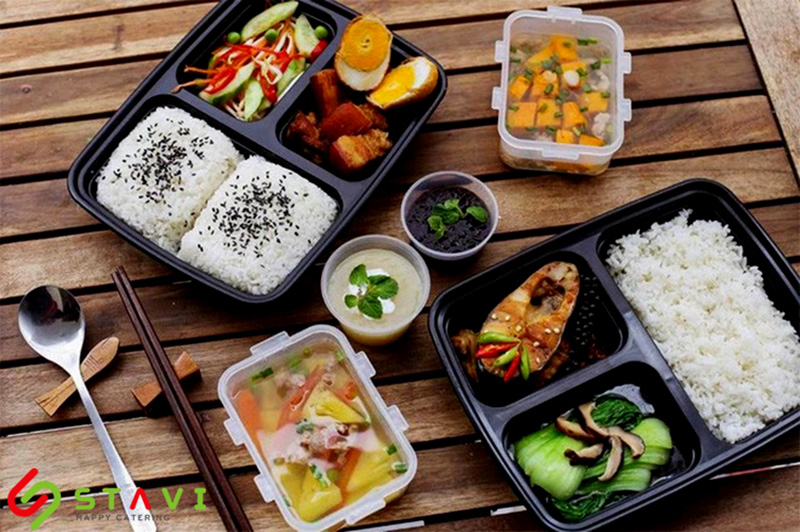 Suất ăn cơm hộp văn phòng phong phú